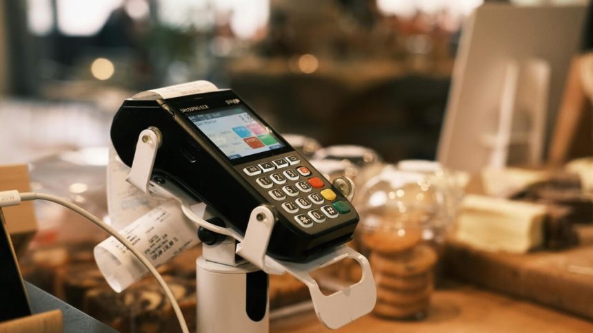 Addio scontrini se paghi con carta