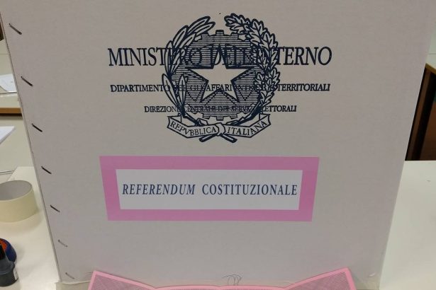Raccolta firma referendum costituzionale