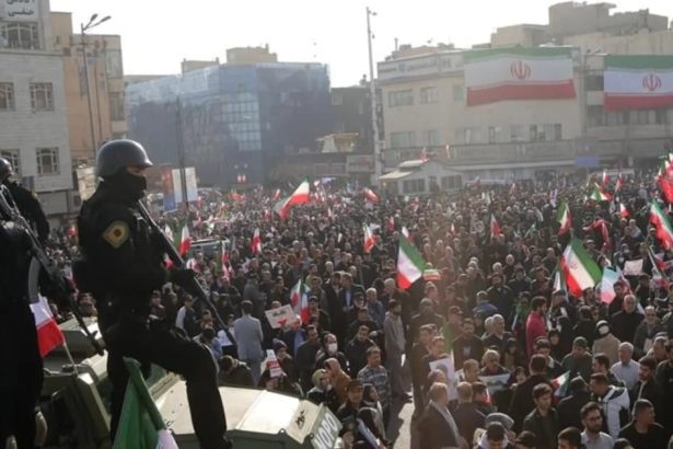 Crisi in Iran manifestazioni di piazza