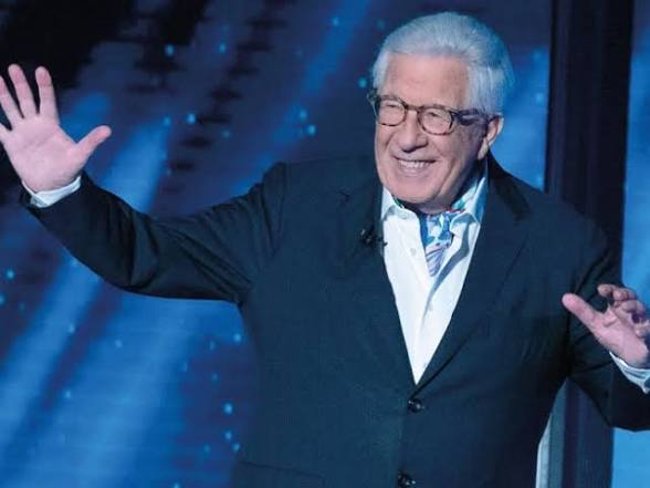Addio a Peppino di Capri, l’artista che ha fatto cantare intere generazioni